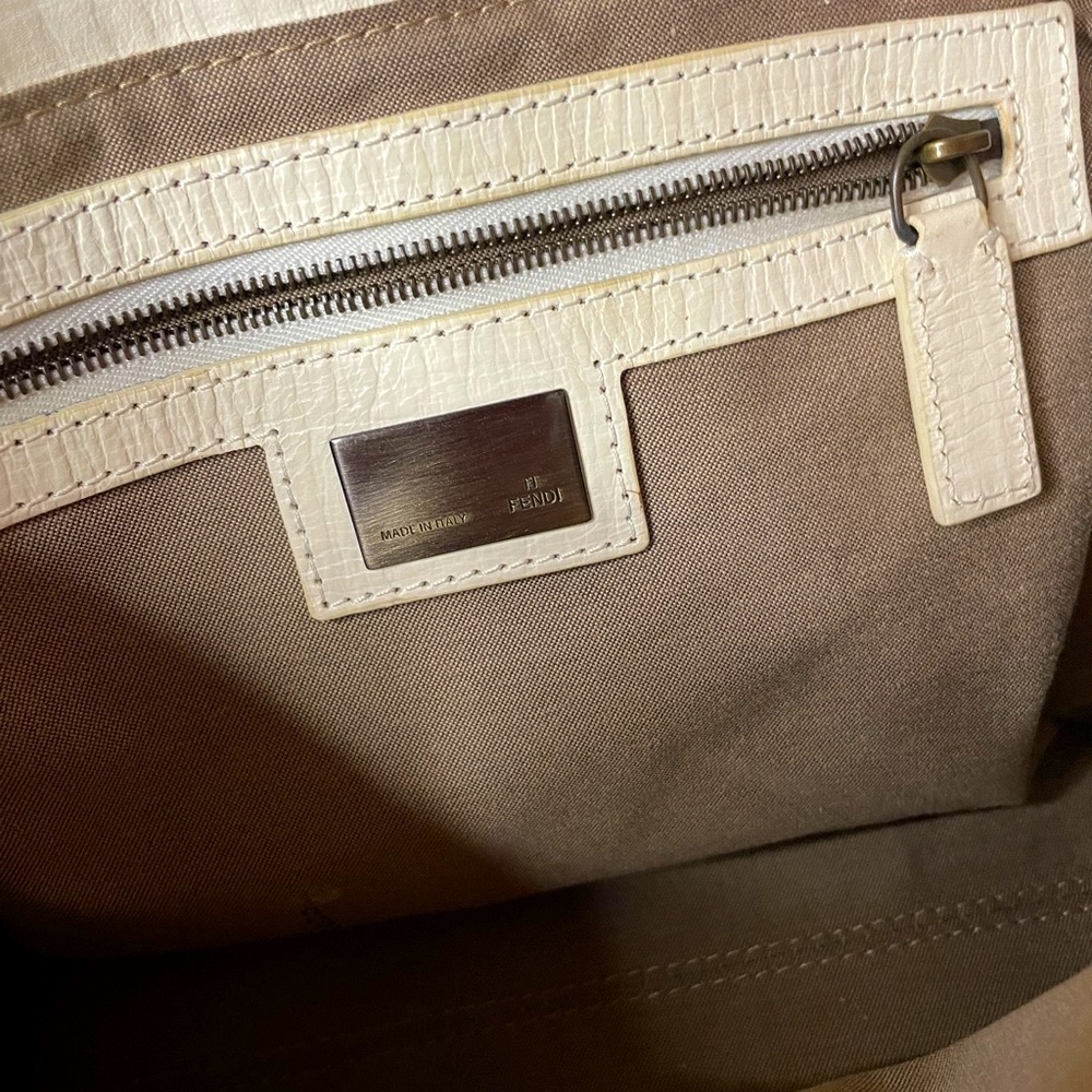 A+ condition Fendi White Shoulder Bag with Croc-Embossed Leather - Picture 13 of 15